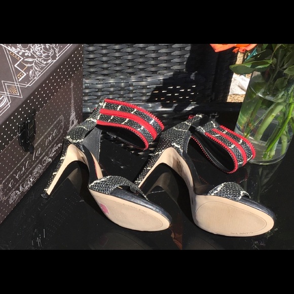 PRELOVED ✨ Ankle Strap Stiletto Heels - Picture 2 of 4